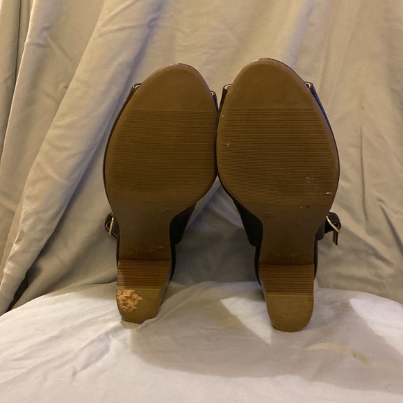 Black and Brown Open Toed Heels - Picture 5 of 9